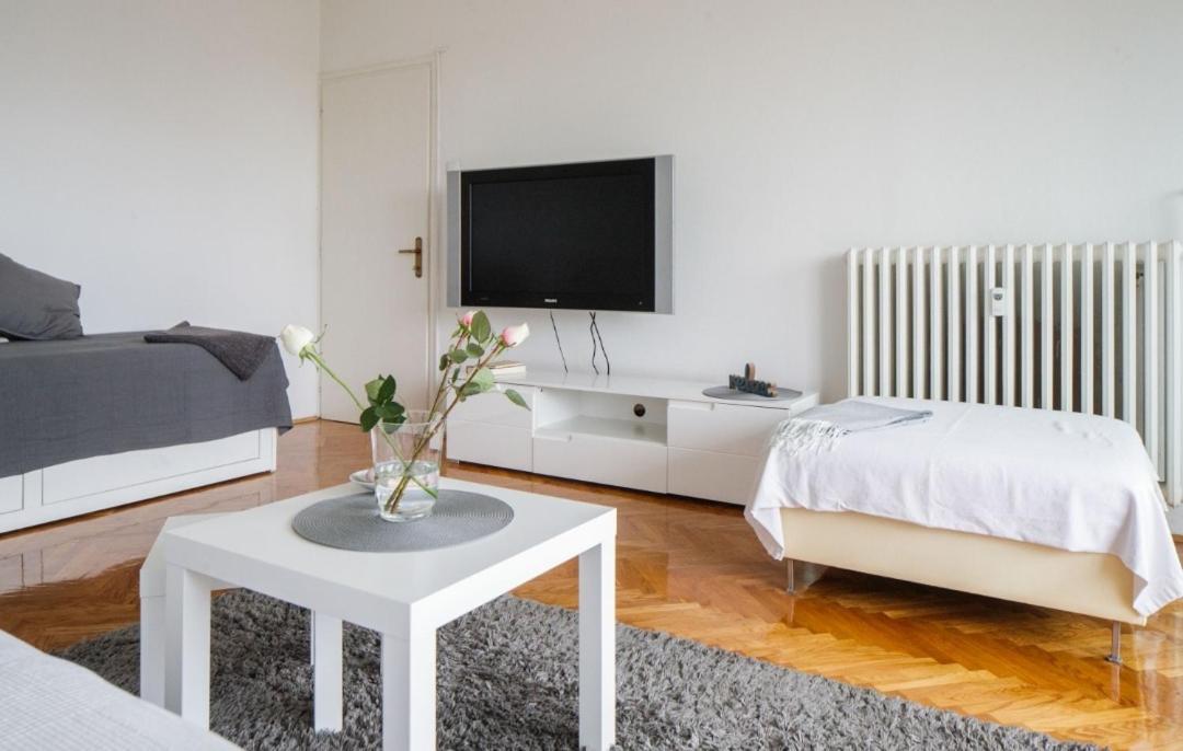 Relax Central Apartment Zagreb Exterior photo